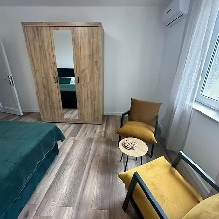 Two Bedroom Split Center Apartment Zvonimir Exterior photo