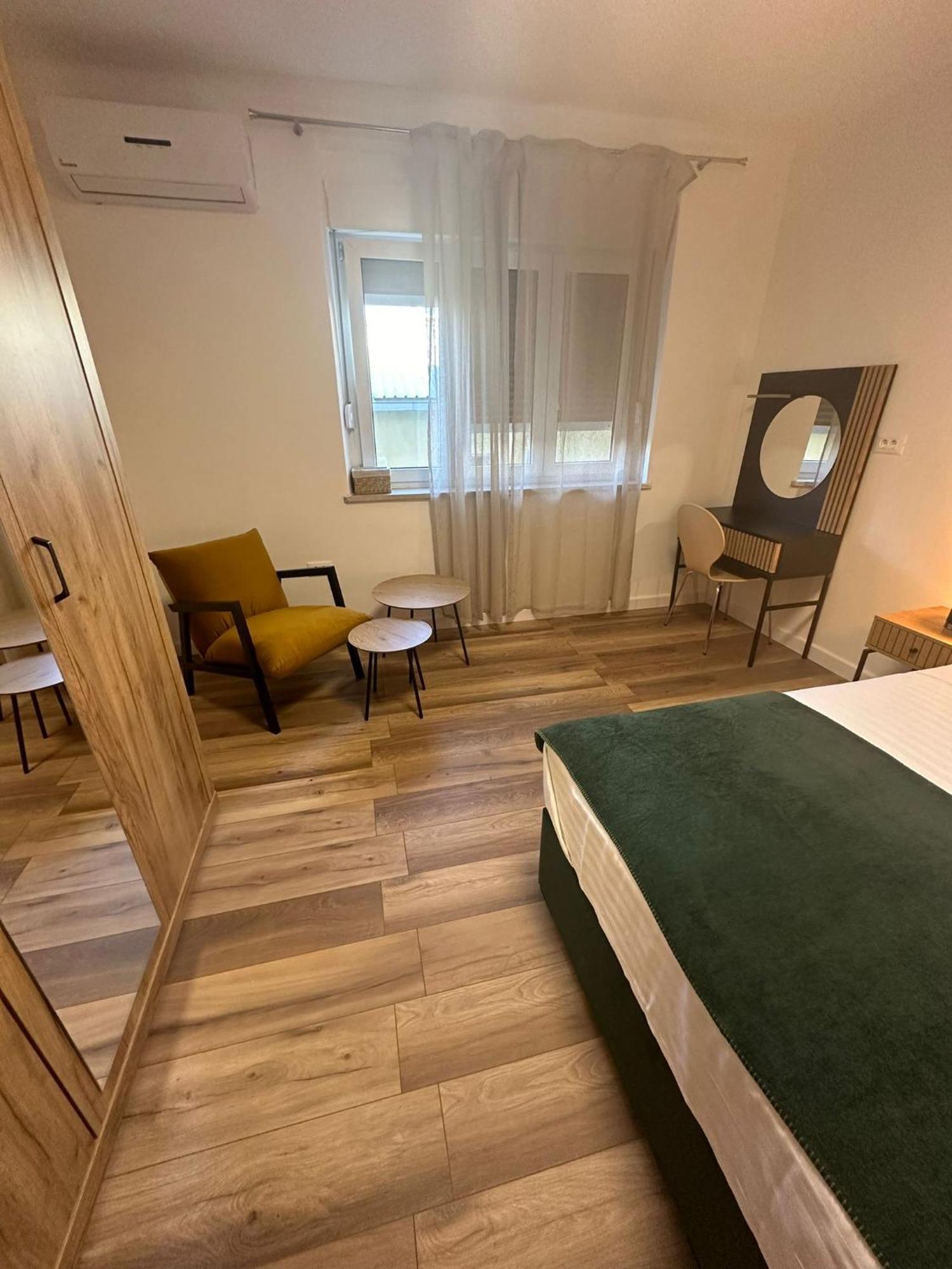 Two Bedroom Center Zvonimir Apartment *
